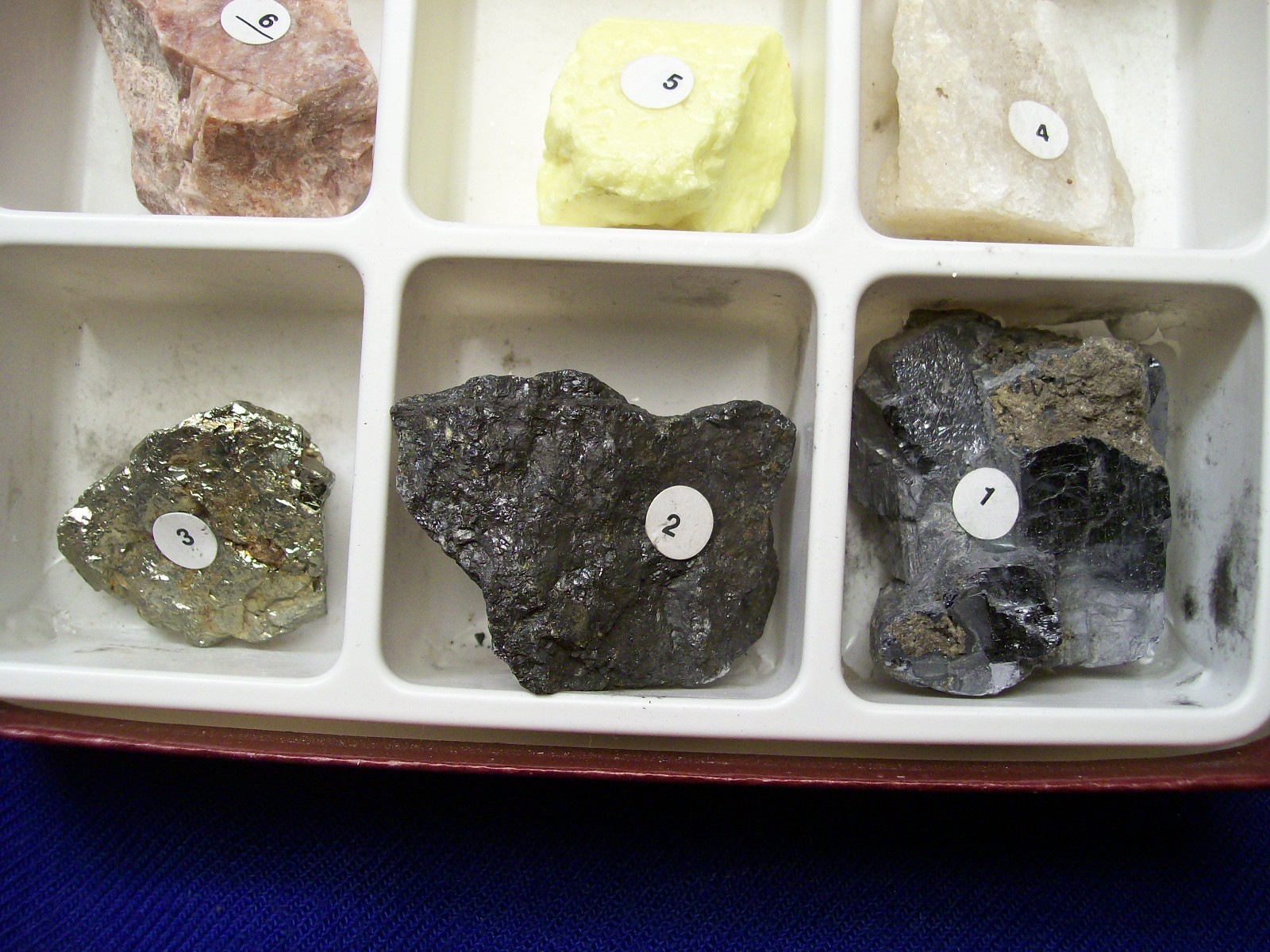 Carolina Biological Supply Company No. GEO 2880 Complete 15 Mineral Sample Kit