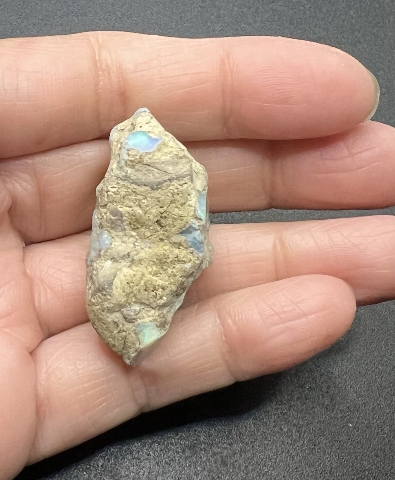Ethiopian Welo Genuine Opal 14.5g Approx 1 1/2in AWESOME FLASHES