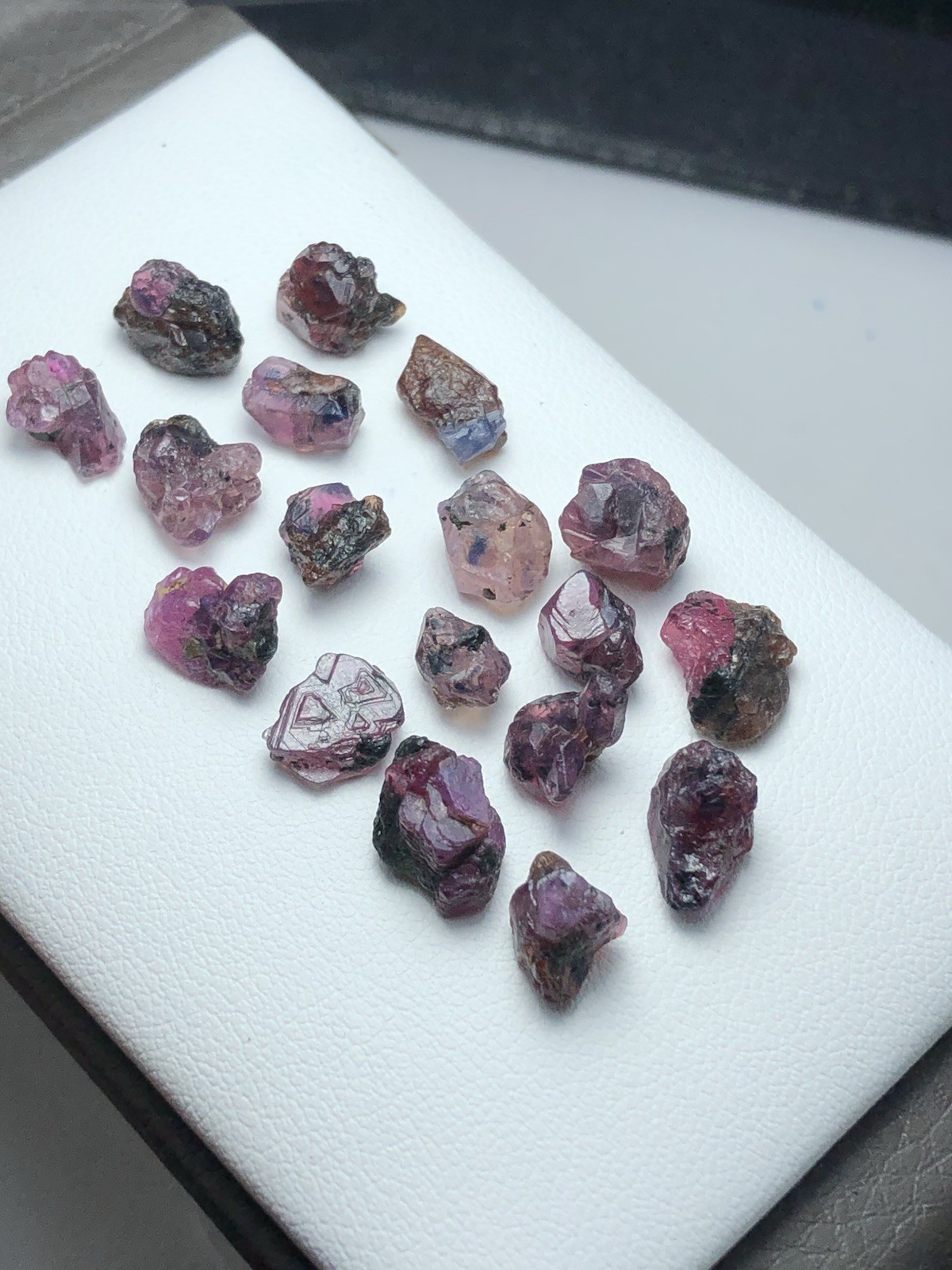 41.25 Crt / 18 Pieces / Natural Rare Winza Sapphire Crystal Hand Selected Piece