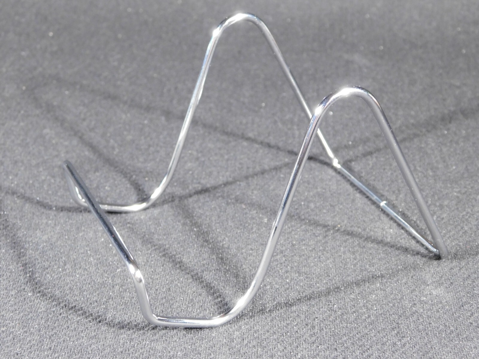 Easel Display Stand Metal Small Size Chrome / Silver