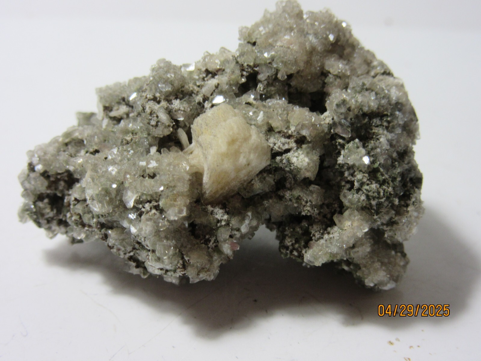 Heulandite on 1 7/8″ Quartz Paterson N.J. Collectible HQPNJC-7s