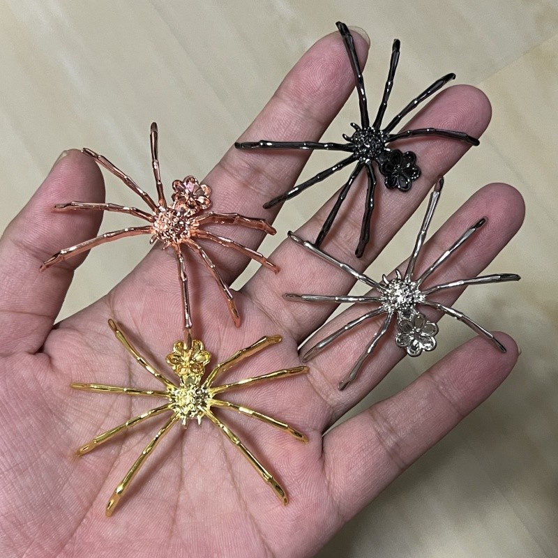 10pcs Electroplate Spider reiki stand Random