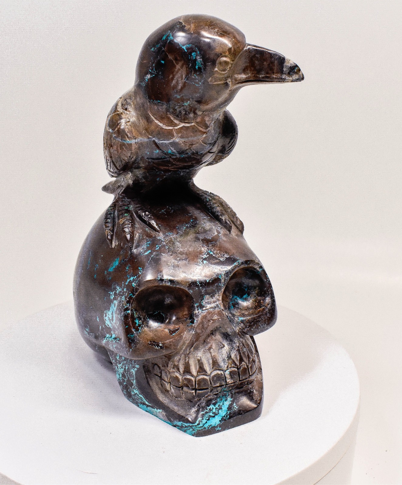 7.44″ Polished CHRYSOCOLLA MALACHITE QUARTZ Skull and Raven Carving Peru T728
