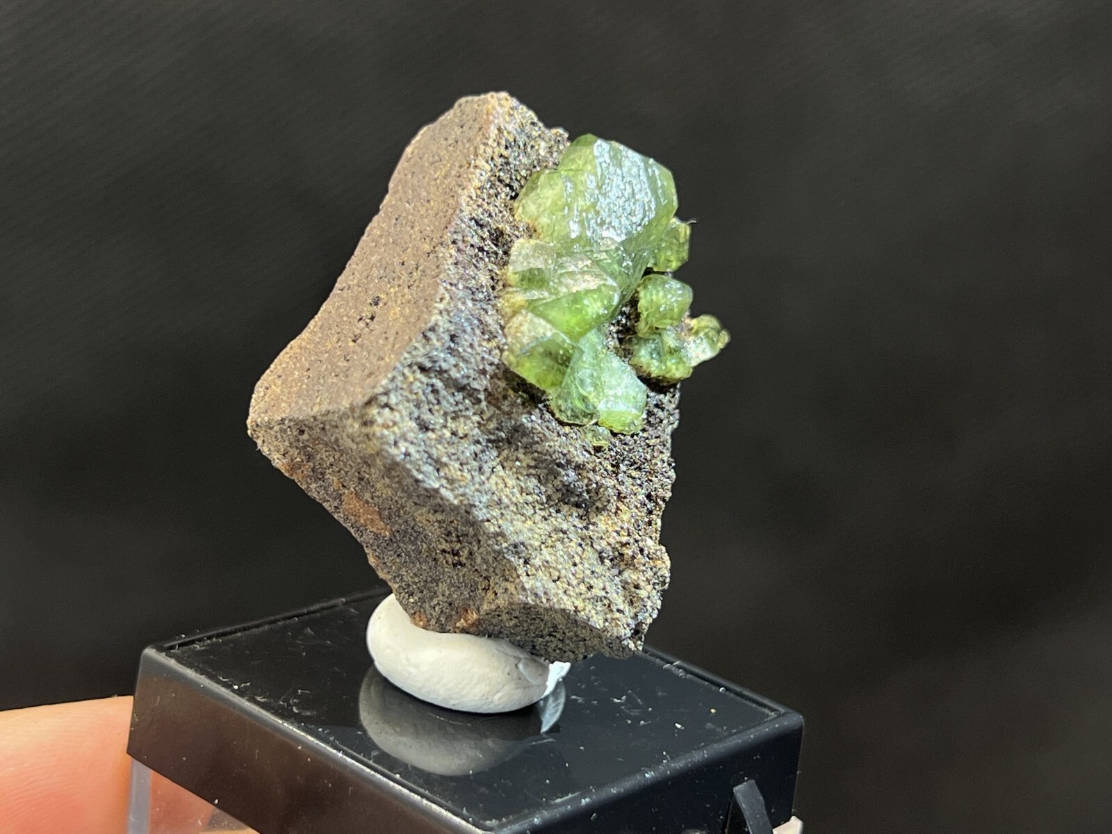 40mm Gemmy Ludlamite on matrix, Natural Mineral Specimen
