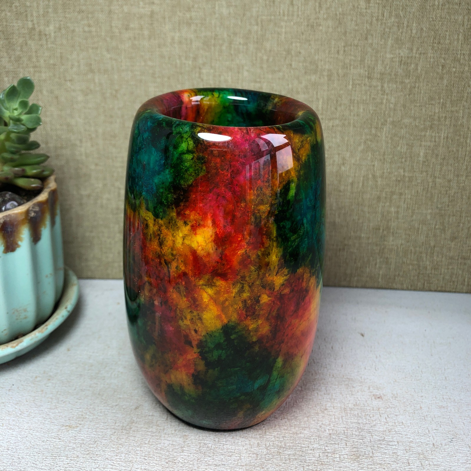 Natural “Seven Colors Jade” vase specimen -Taiwan China 1000g 128mm A4584