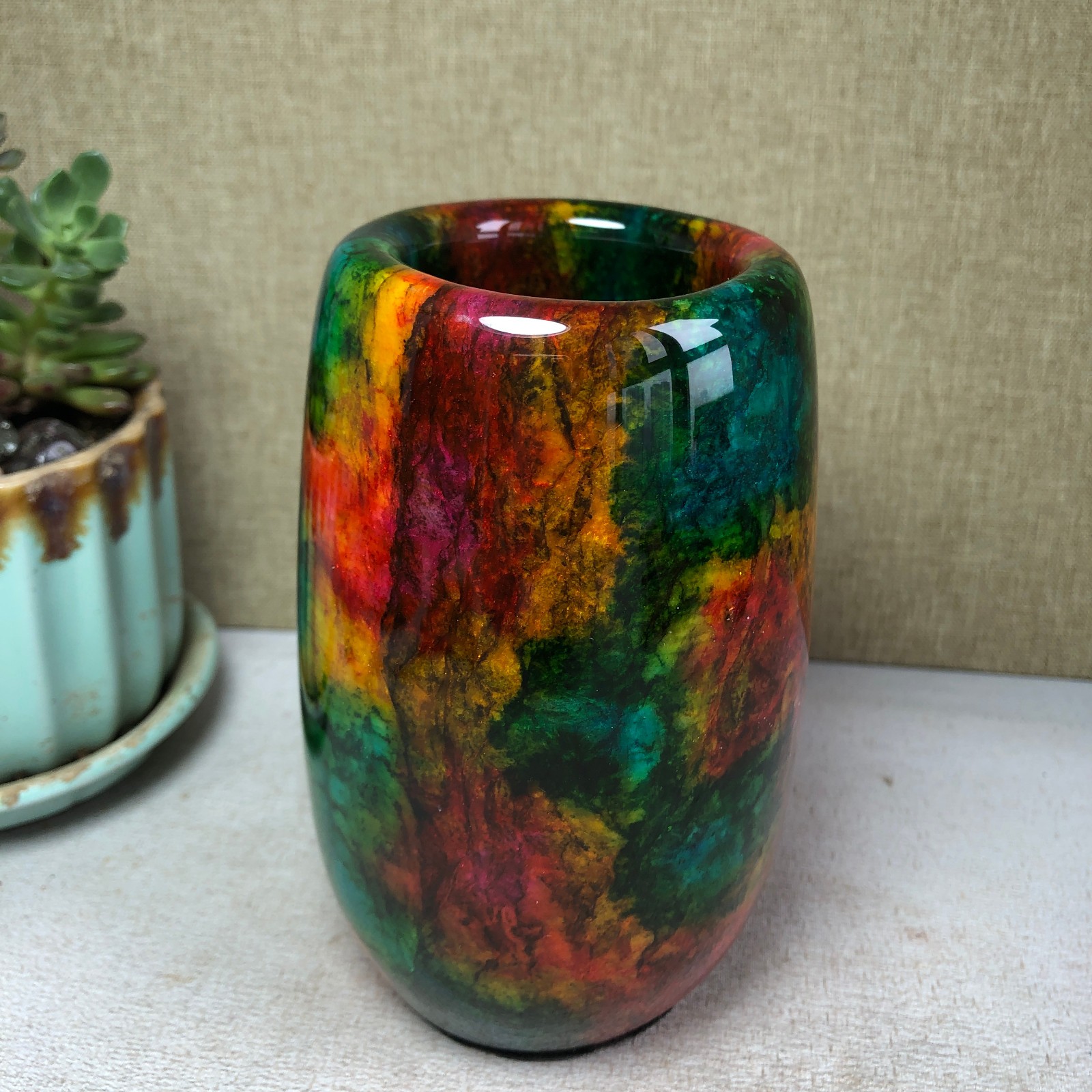 Natural “Seven Colors Jade” vase specimen -Taiwan China 1000g 128mm A4584