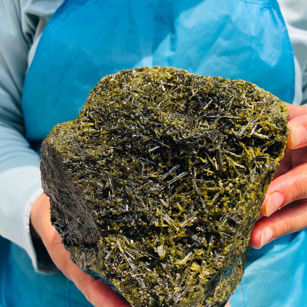 2070g Natural green tourmaline specimen crystal Mineral Specimen Healing