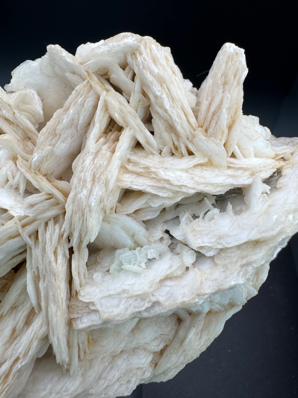 6672 Lovely White Petal Calcite with Pink UV Hu Bei 654g