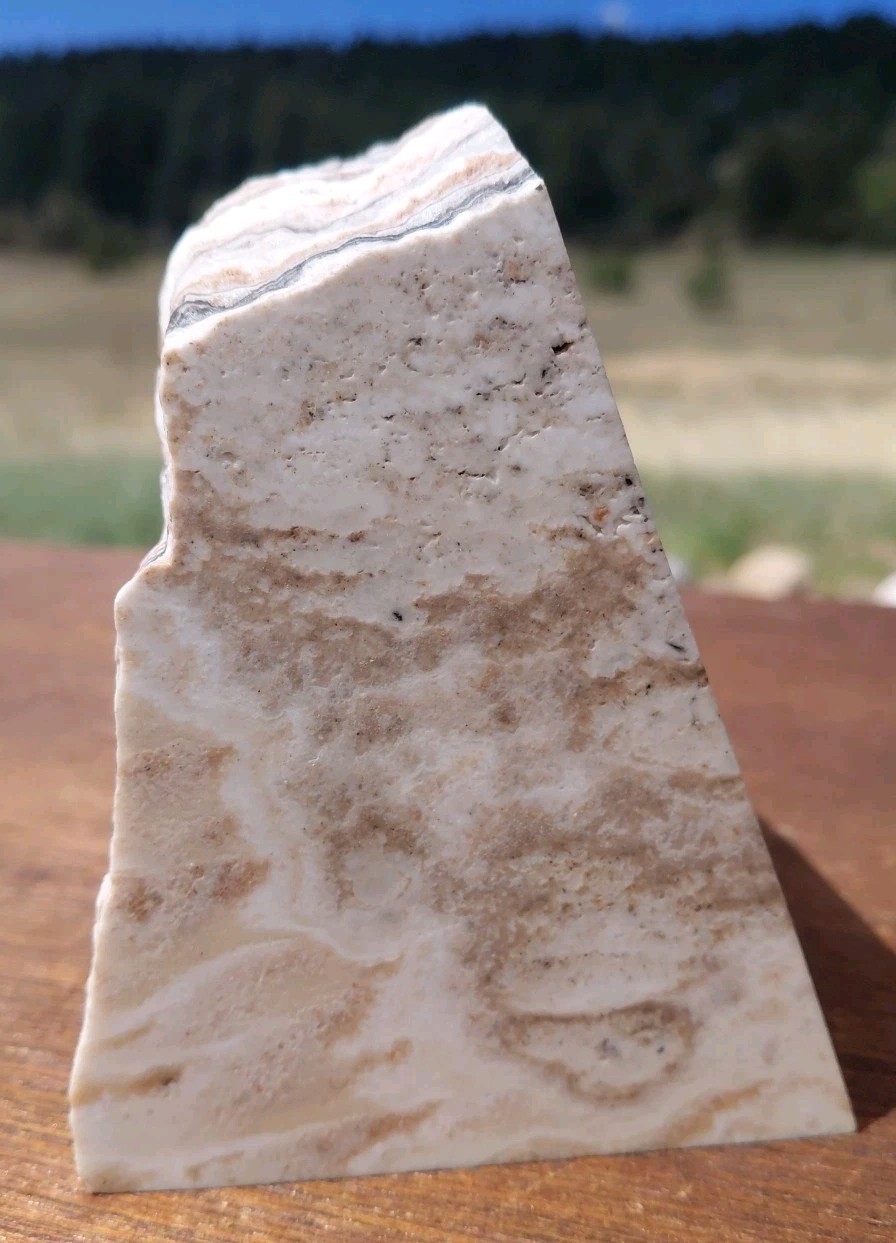 Zebra Calcite Polished Crystal Pyramid 2 3/4Lb Bands UV+ 4 3/4″× 3 1/2″ ×3 1/2