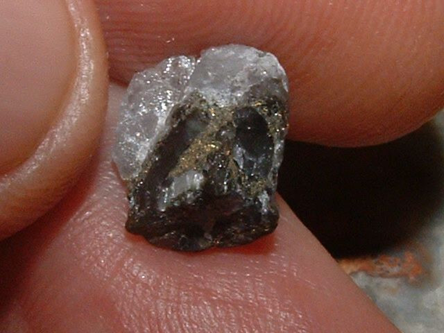 BLACK QUARTZ AND GOLD SPECIMEN .74 GRAM CALIFORNIA