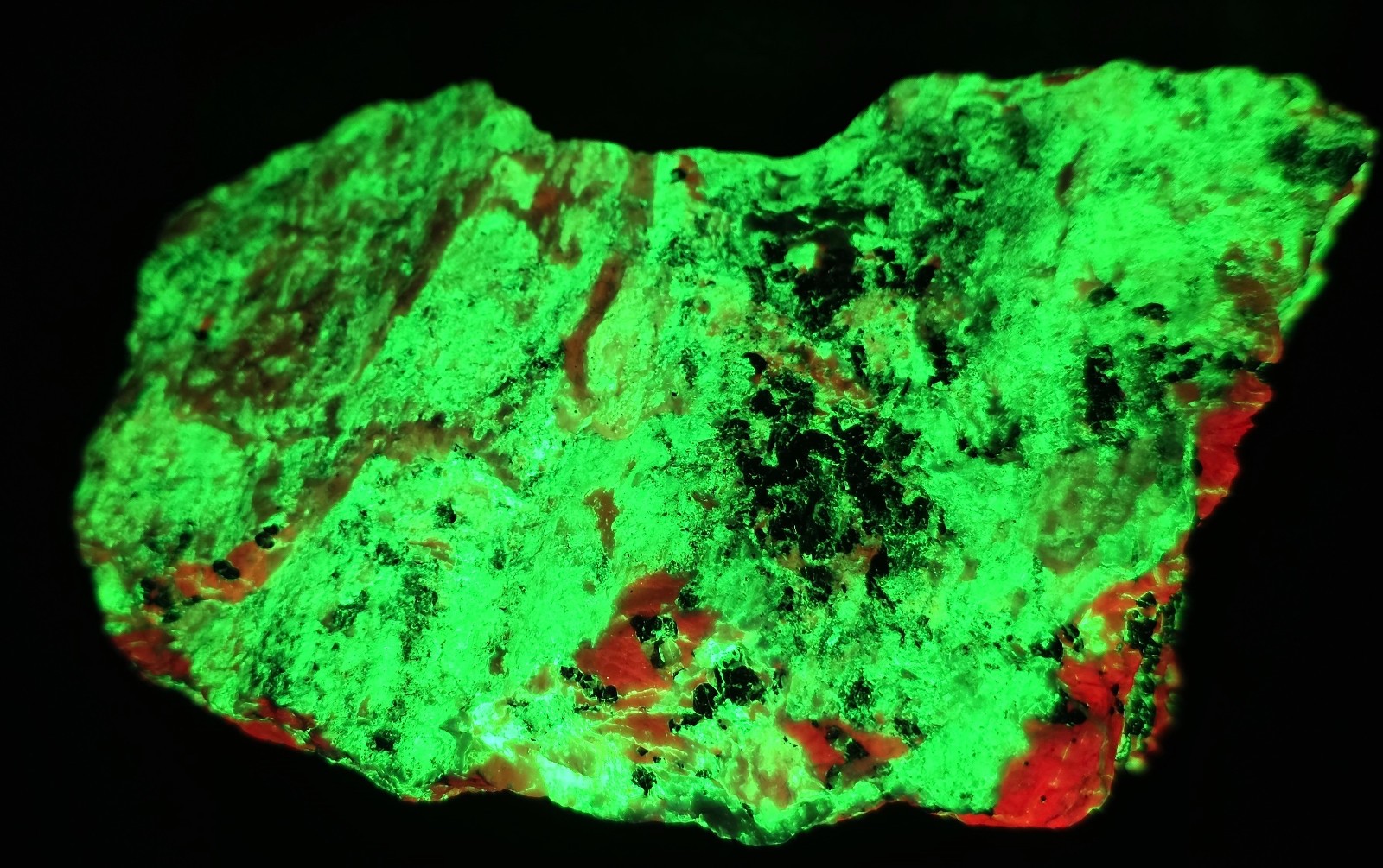 FRANKLIN NJ FLUORESCENT BRIGHT GREEN WHITE WILLEMITE-FIRE ENGINE RED CALCITE