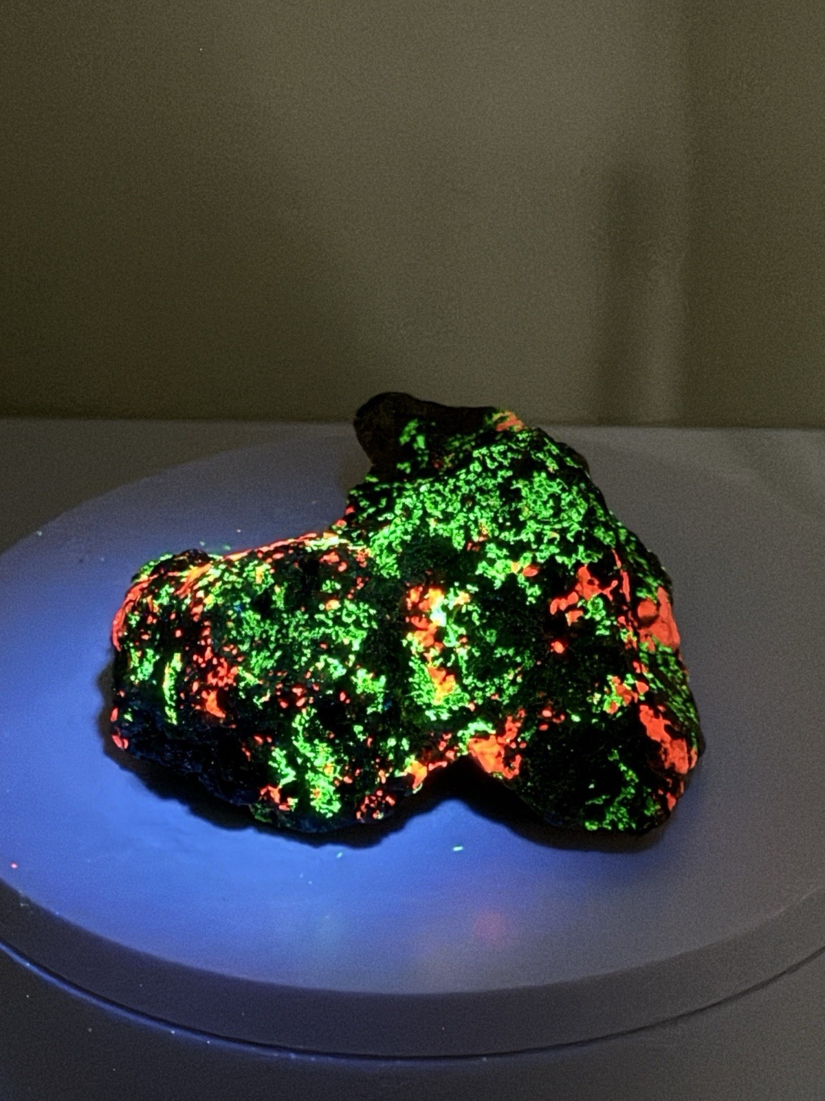 ELECTRIC Calcite, Willemite, & Franklinite Fluorescent Mineral Specimen – NJ