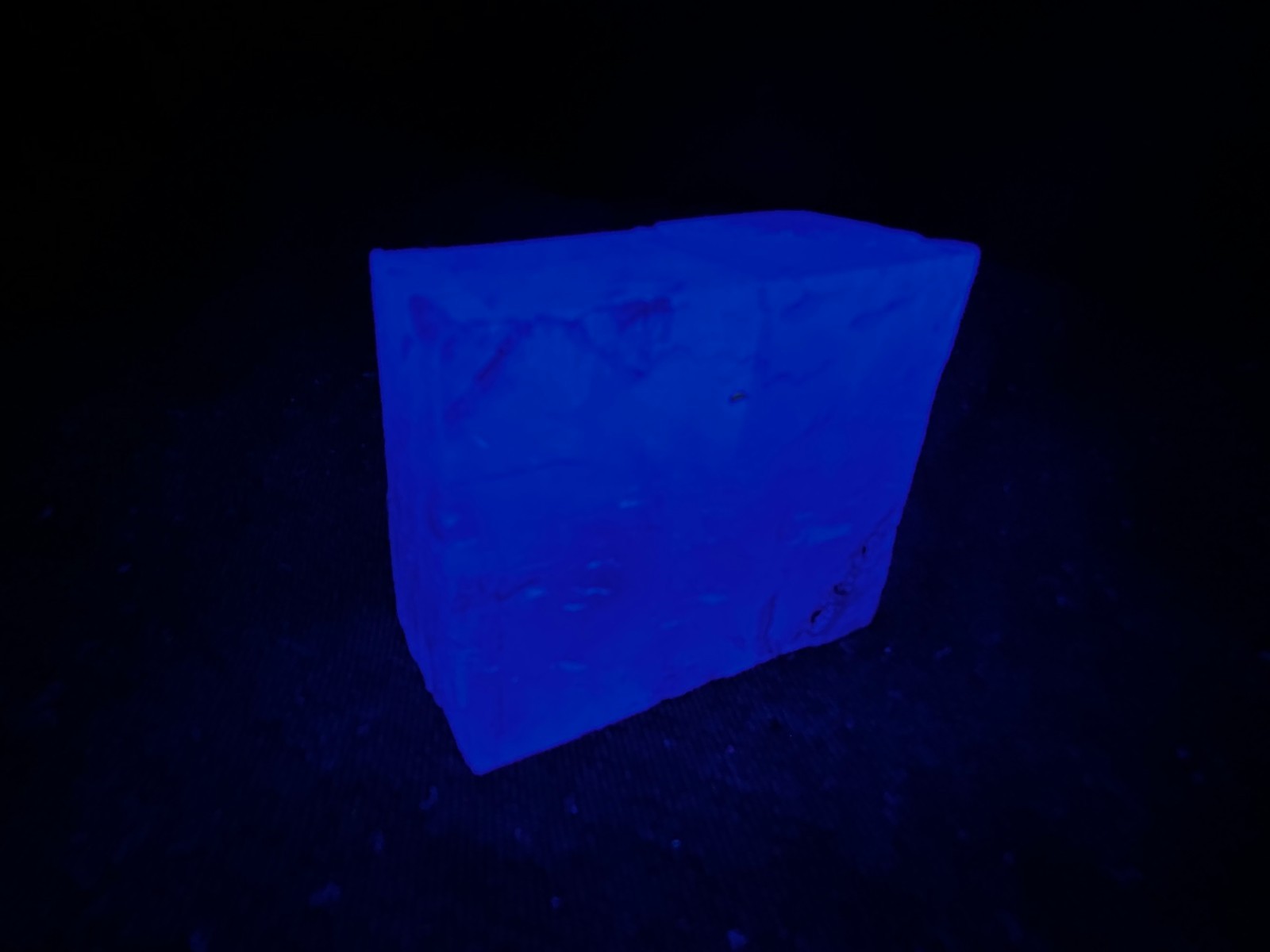 KB: GREAT! SW FL. BLUE/WHITE & PINK LW & PHOSPHORESCENT CALCITE XL. FROM MEXICO