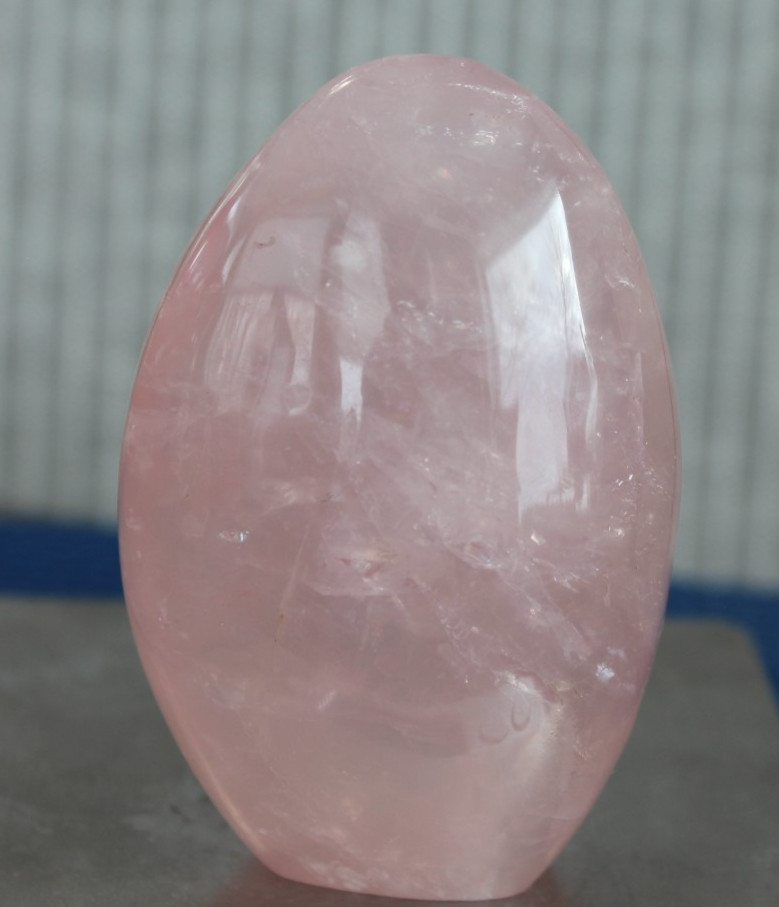 ROSE QUARTZ FREEFORM 3.06 X 2.00 INCHES/ 185.8 GRAMS
