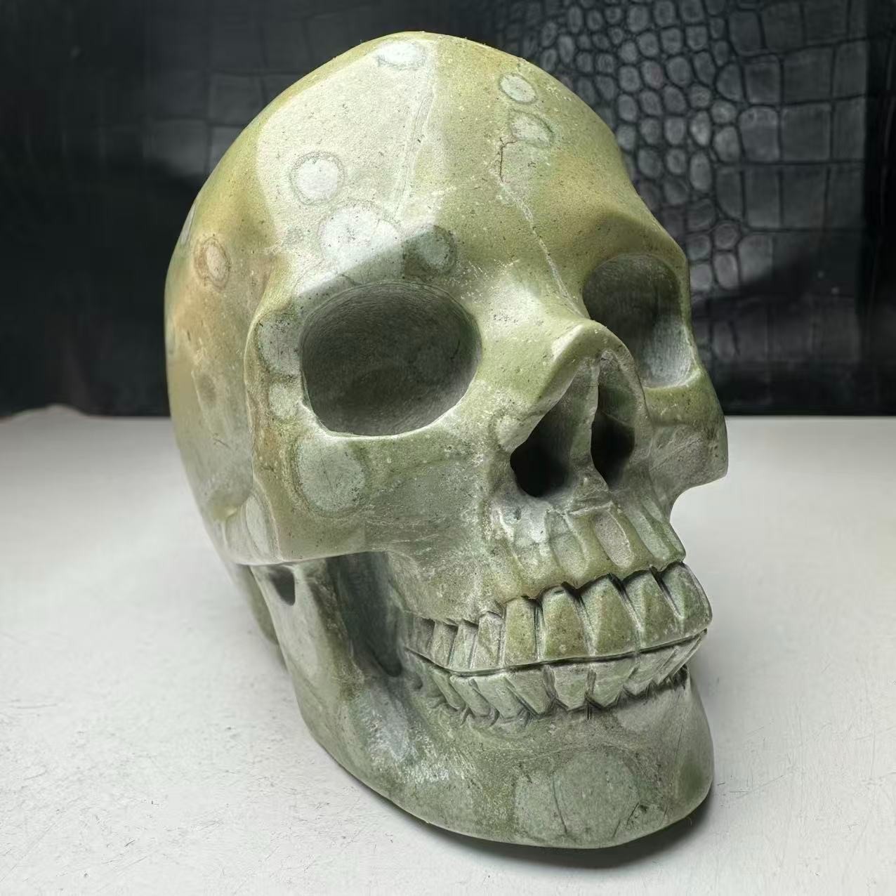 780g Natural Crystal Mineral Specimen.Plum blossom stone.Hand-carved SKULL.BD