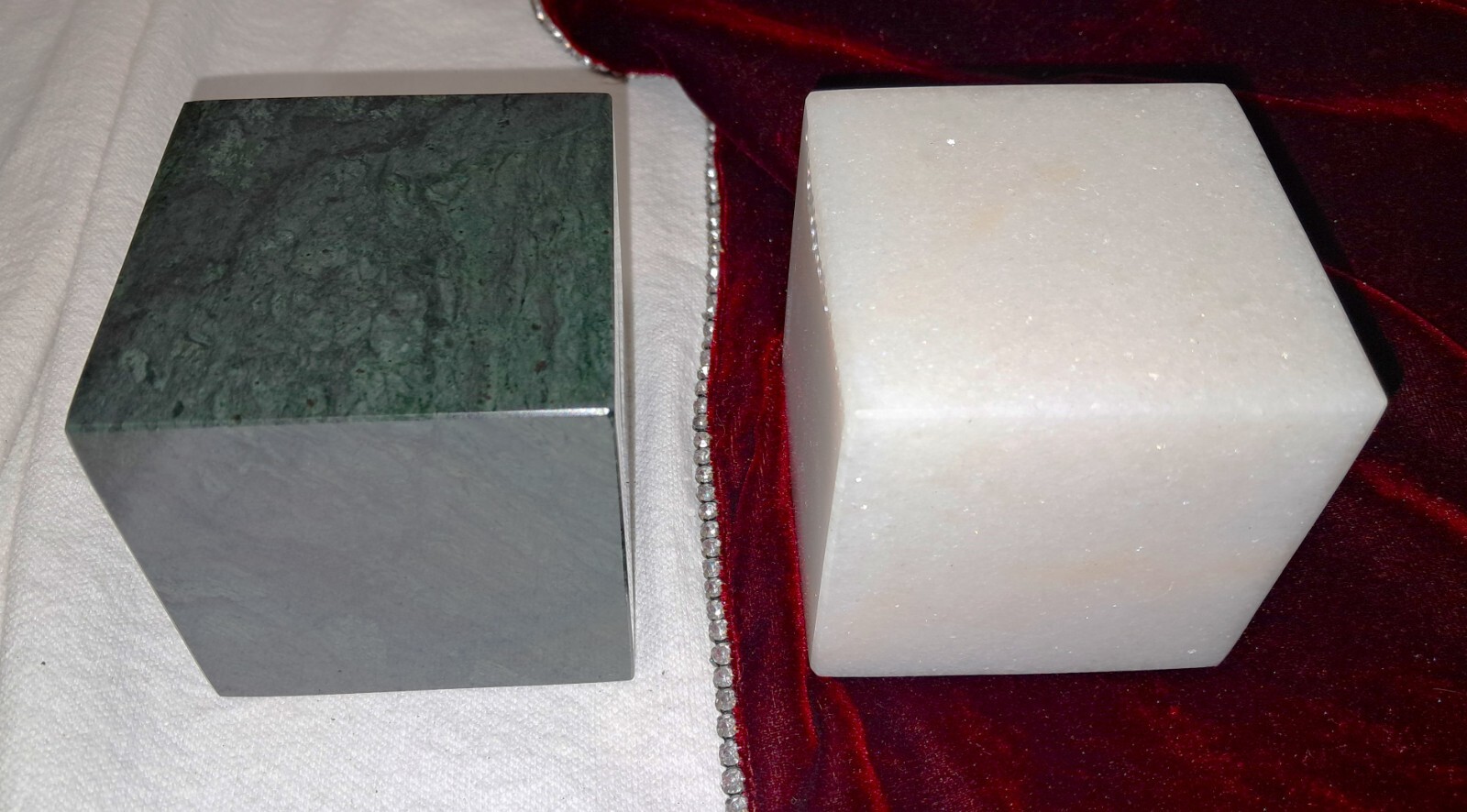 2 Solid Onyx Cube 3 3/16″ Crystal Square HEAVY White sparkly & dark Green