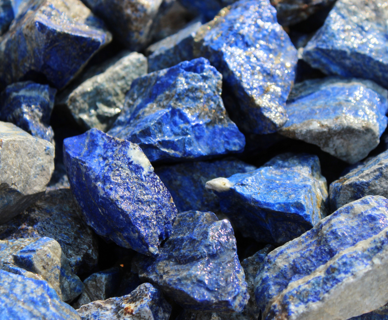 Lapis Lazuli – Rough Rocks for Tumbling – Bulk Wholesale 1LB options