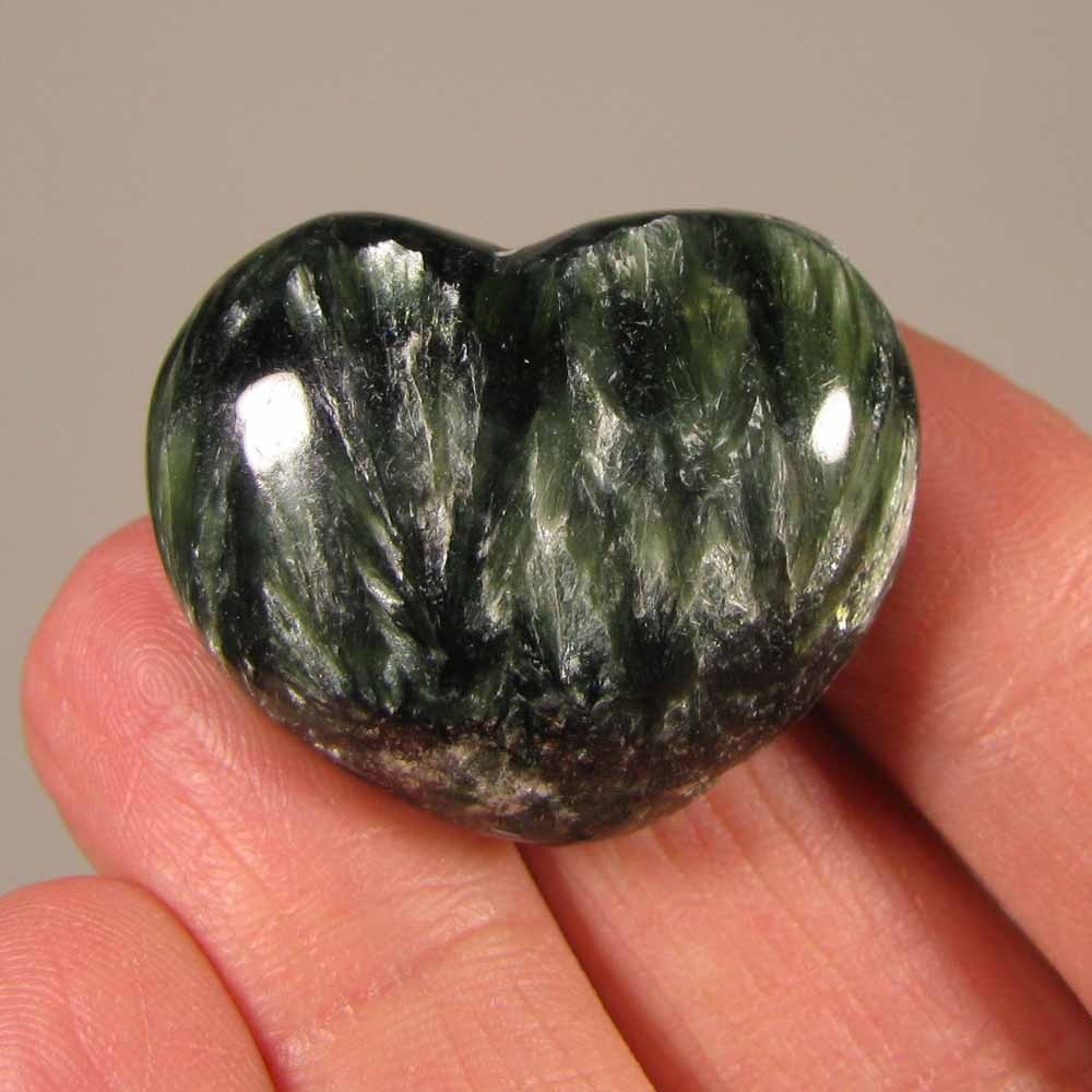 35mm SERAPHINITE Heart Polished Palm Stone – Siberia, Russia