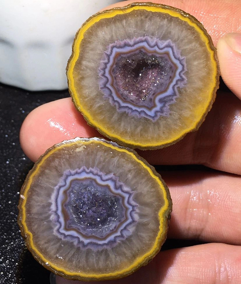 1Pair Rare China Natural Warring States Red Agate Geode Quartz Crystal Slices