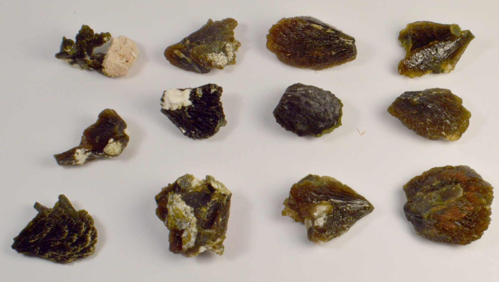 #11,987 Epidote – Pakistan [Gem Quality] [ONE PIECE ONLY]