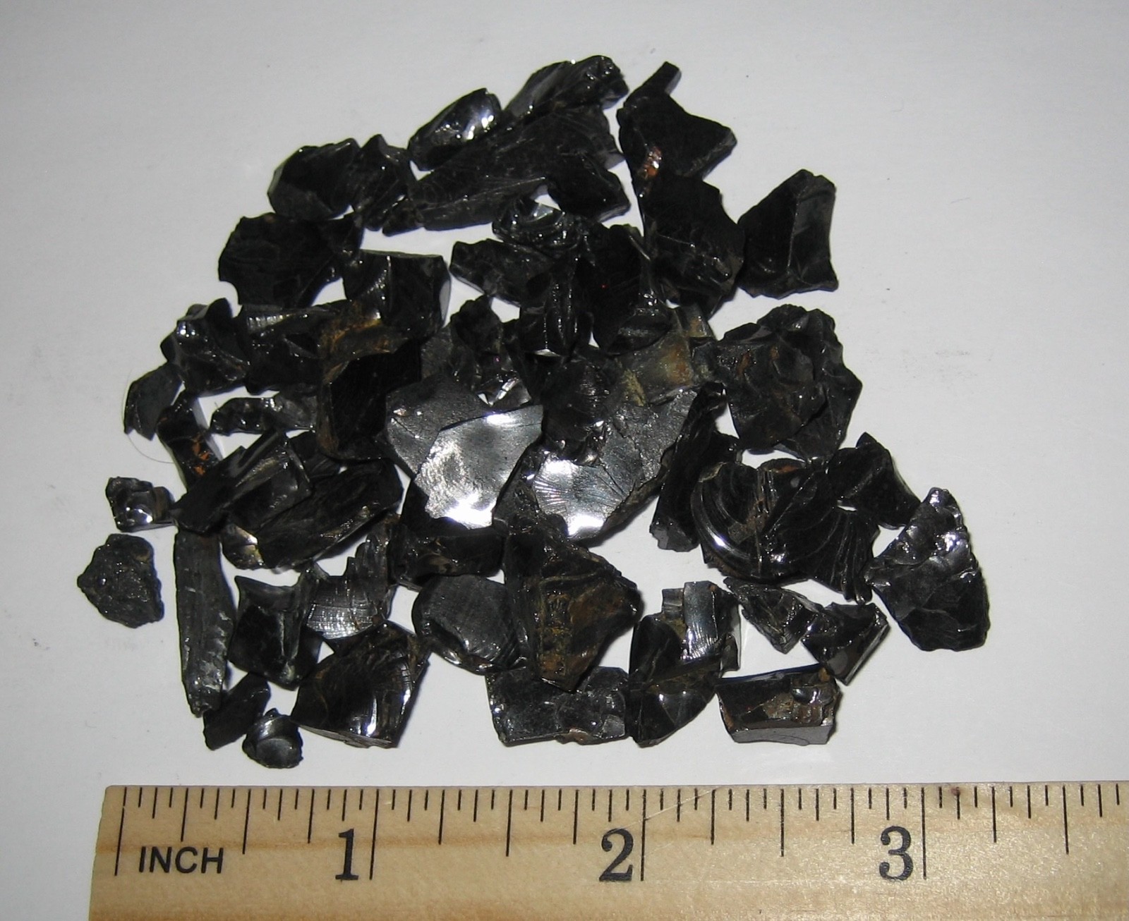 PILE OF SMALL NATURAL ROUGH 0.2-0.5″ NOBLE ELITE SHUNGITE CRYSTALS RUSSIA 26g *2