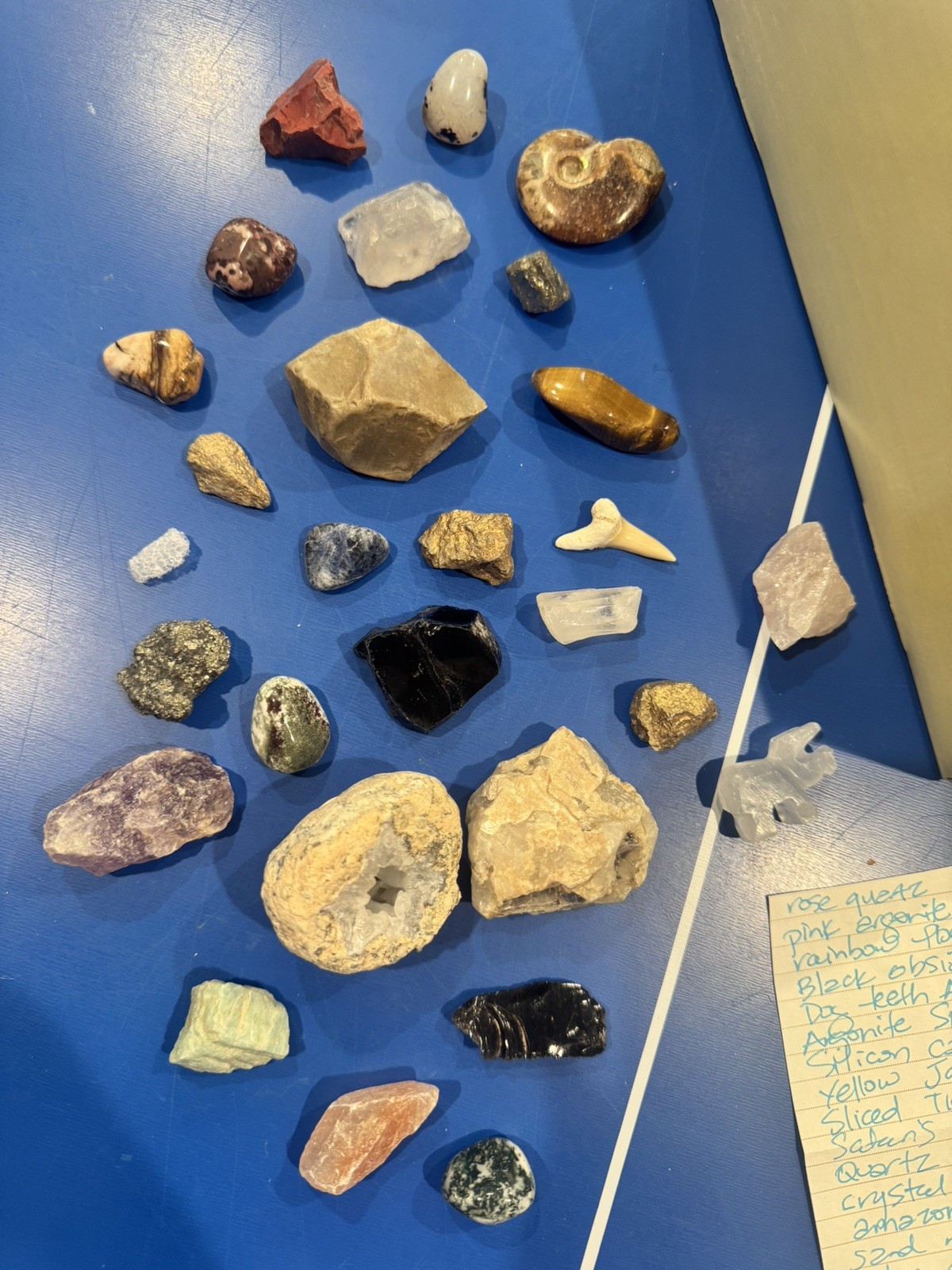 5lb minerals Box of 32 specimens of high quality Collection + Loose Pyrite
