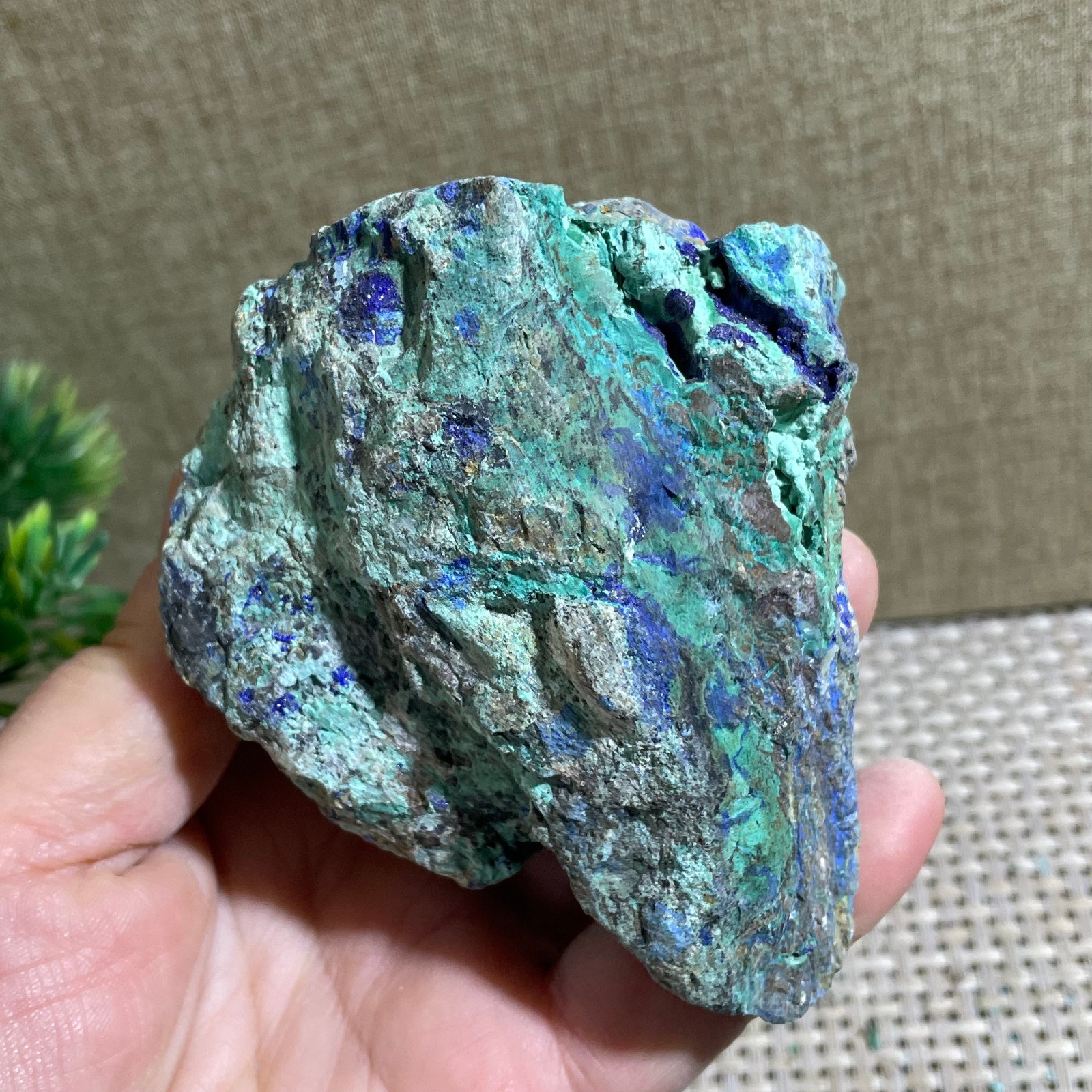 Restoration of Blue Copper Ore Quartz Crystal Mineral Samples 350g