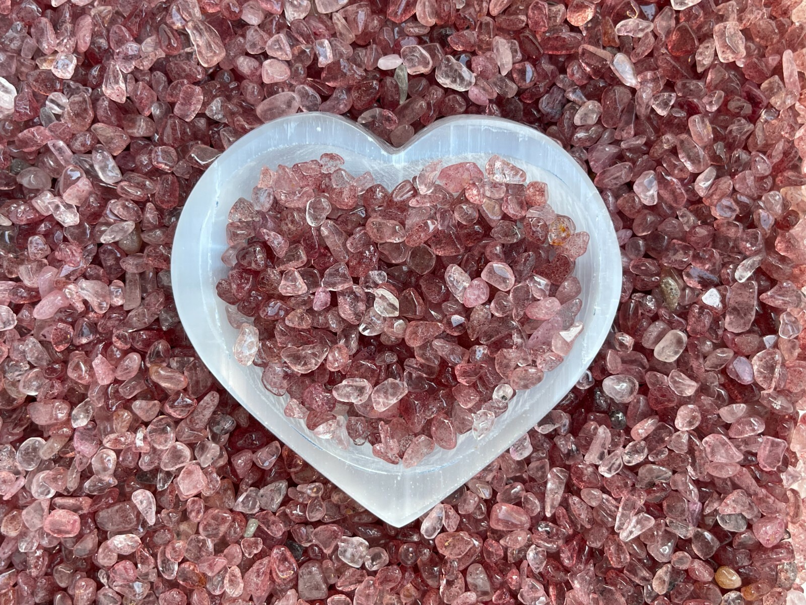 Grade A++ Strawberry Quartz Semi Tumbled Gemstone Mini Chips 4 – 8 mm, Bulk Lot