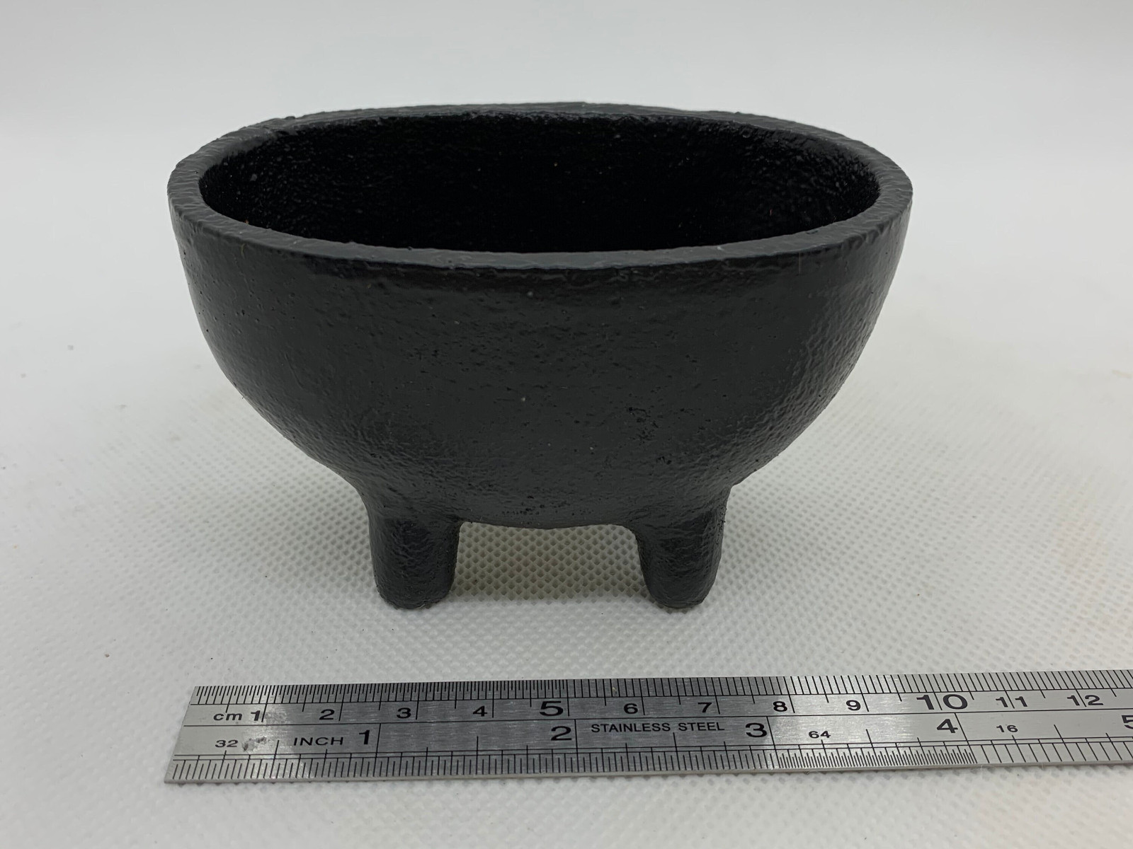 2.5″, 4″ and 5.25″ Long Oval Cast Iron Cauldron, Pick a Size