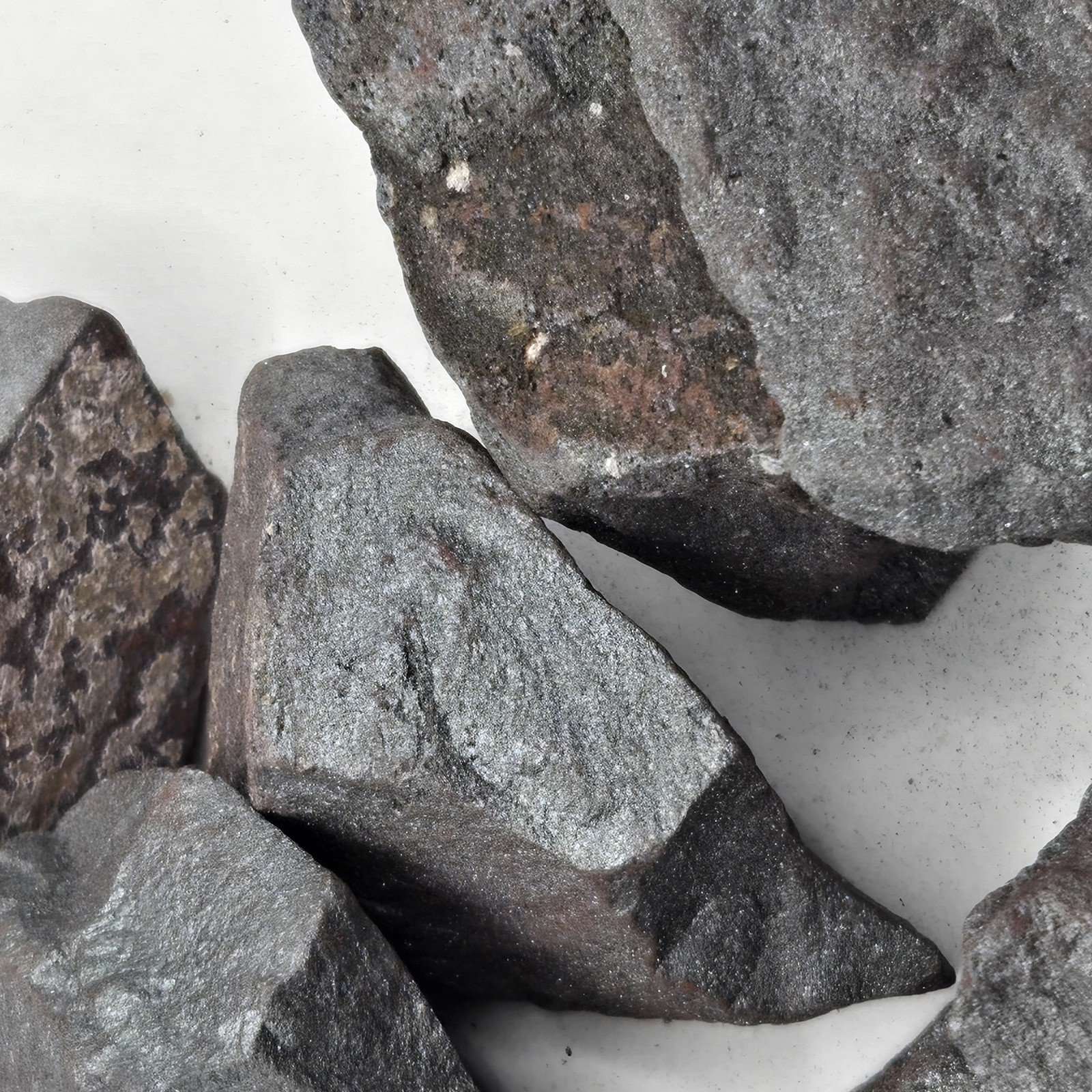 1 Lb Lot Of 1 To 2 Inches In Size Hematite Rough For Tumbling