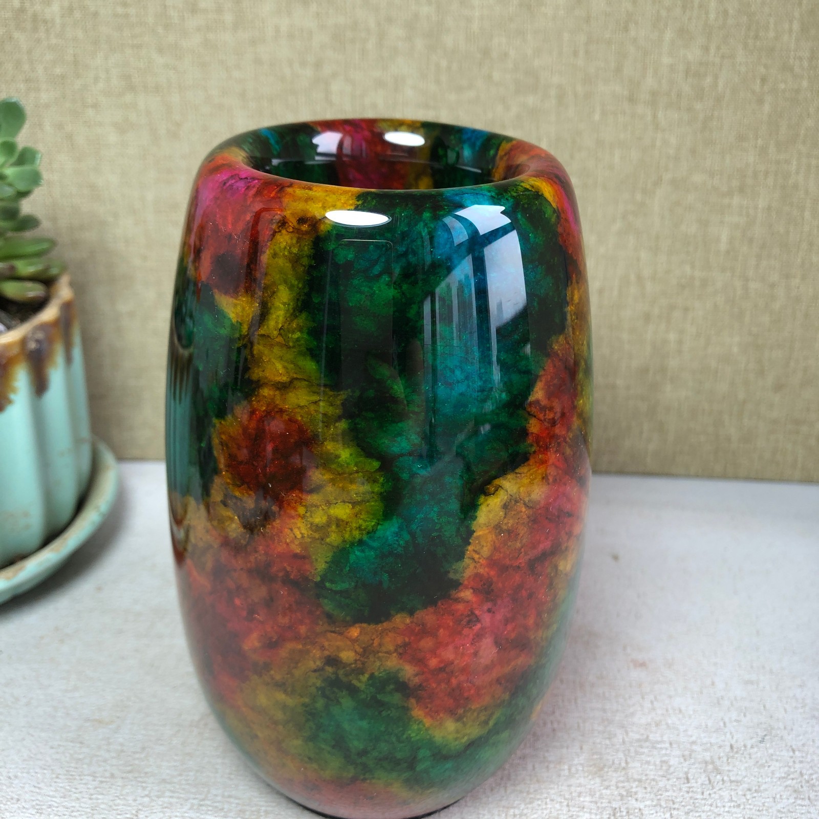 Natural “Seven Colors Jade” vase specimen -Taiwan China 1190g 130mm A4587