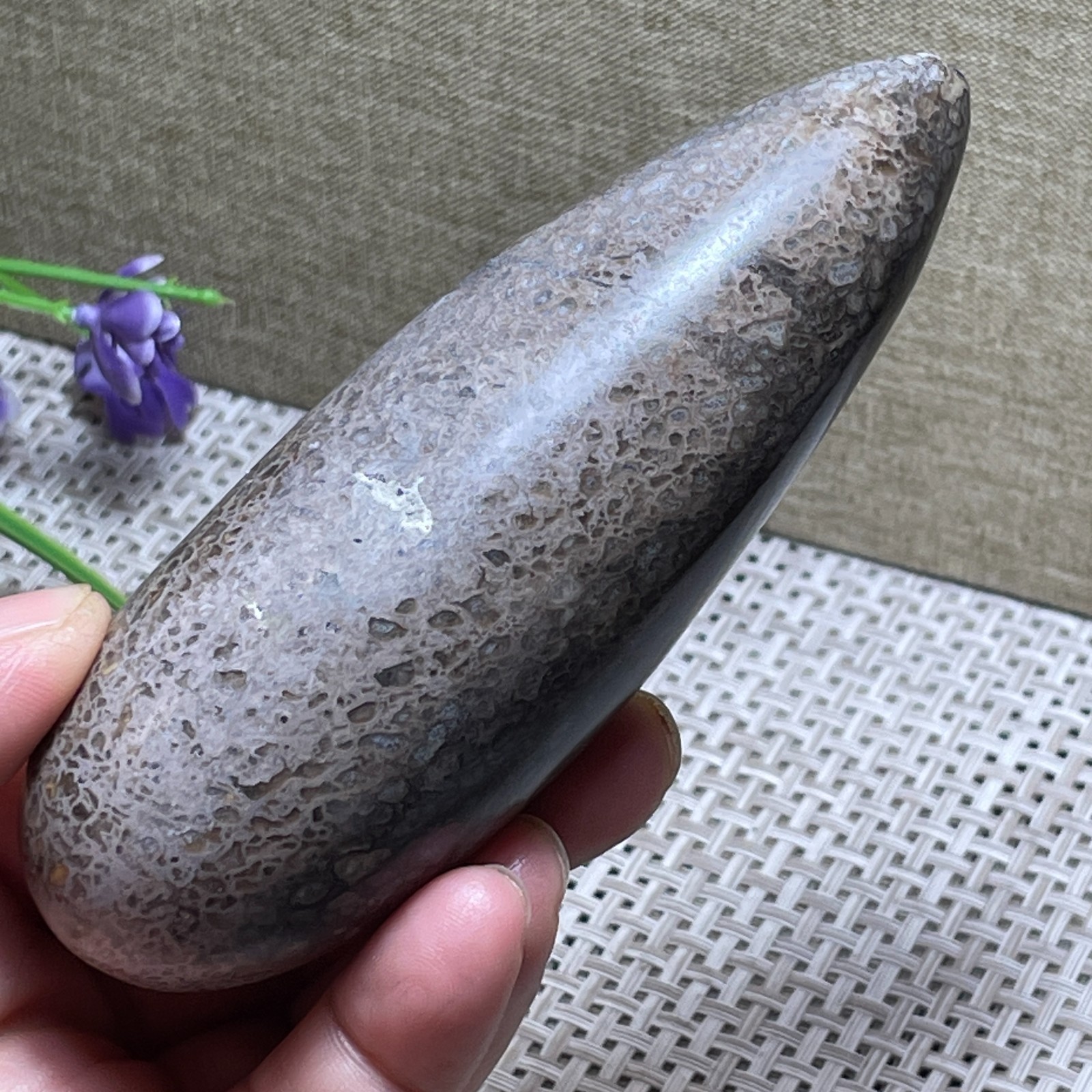 Awesome! beautiful stone home Decoration Madagascar collection 113mm 242g