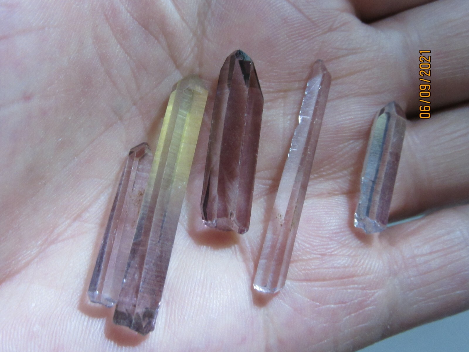 5 Pieces Platinum Coated Natural Quartz Points 1 5/8 to 1 5/16″ Long PLC-2 Reiki