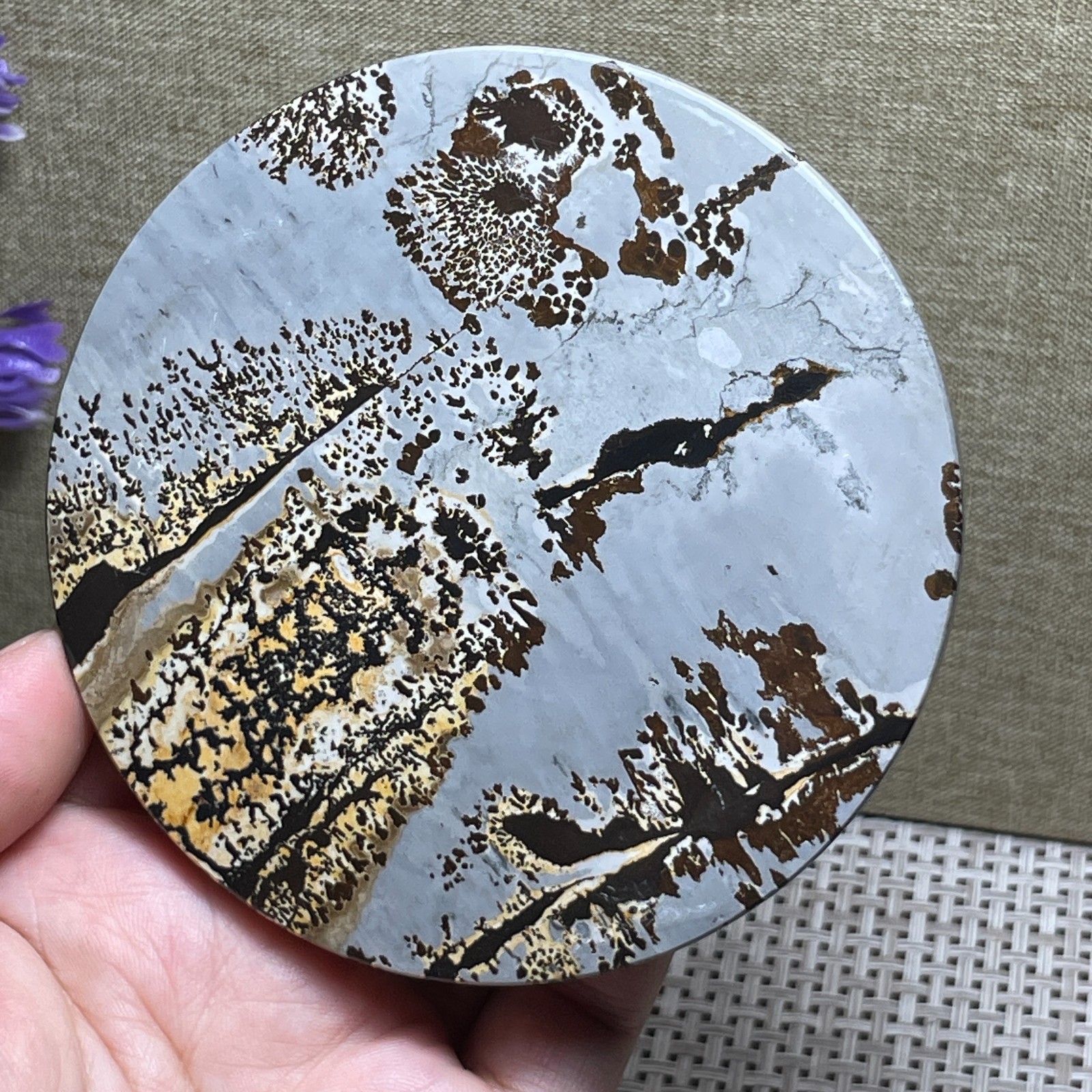 173g Natural Chinese painting stone crystal ornaments for home decoration Round
