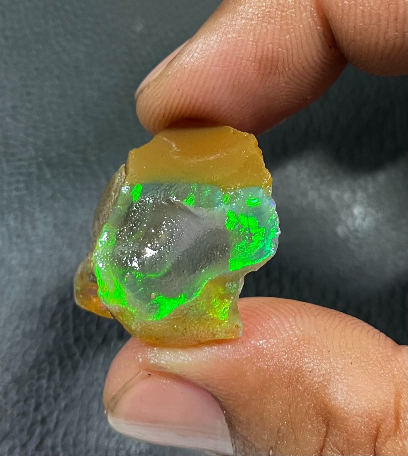 AA+ Ethiopian Opal Oil Rough Entreated Welo Fire Opal Multi Color Flash 16.50Cts
