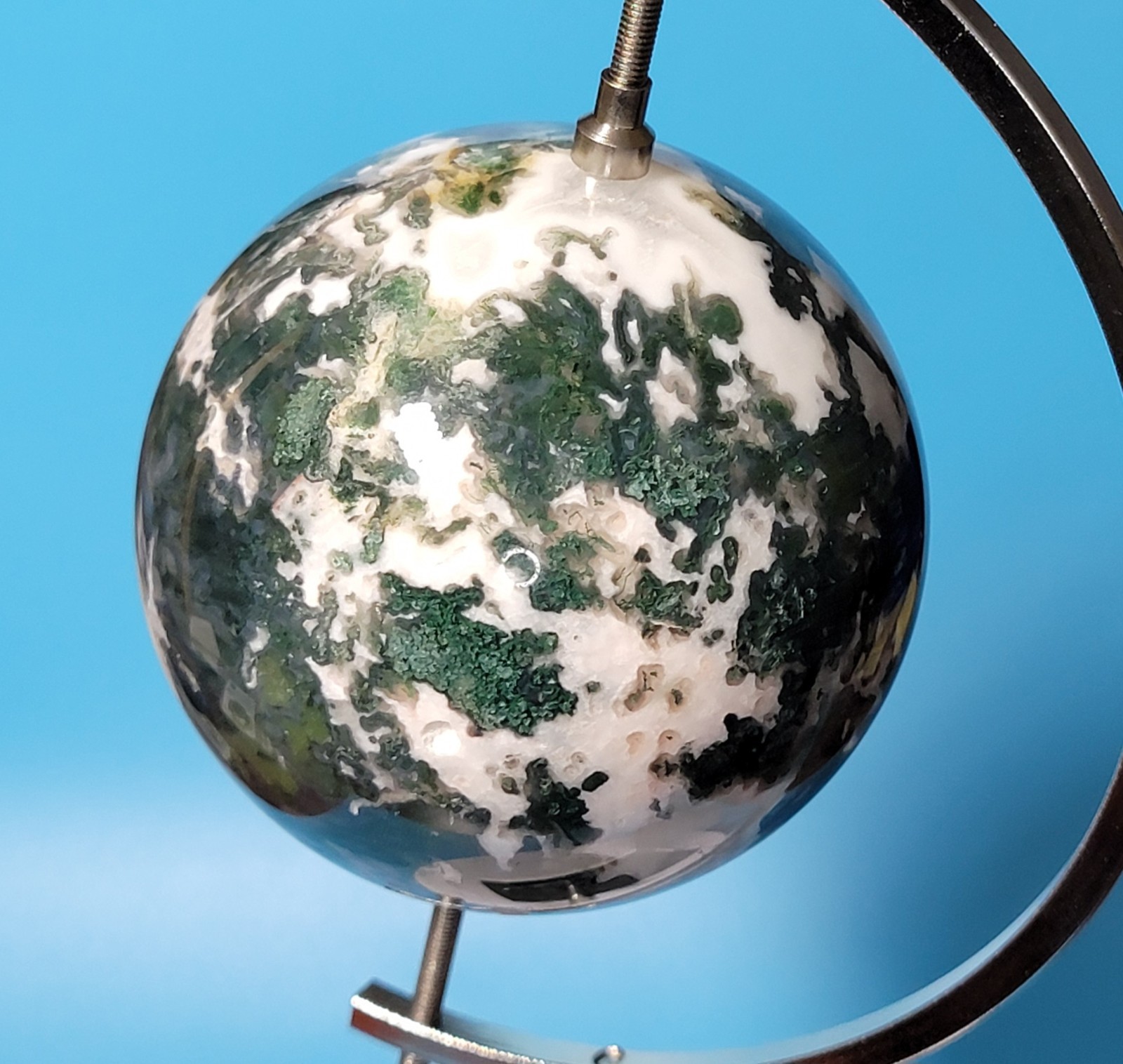 1.6 Lb Natural Aquatic Plants Agate Crystal Sphere with Aluminum Display Stand