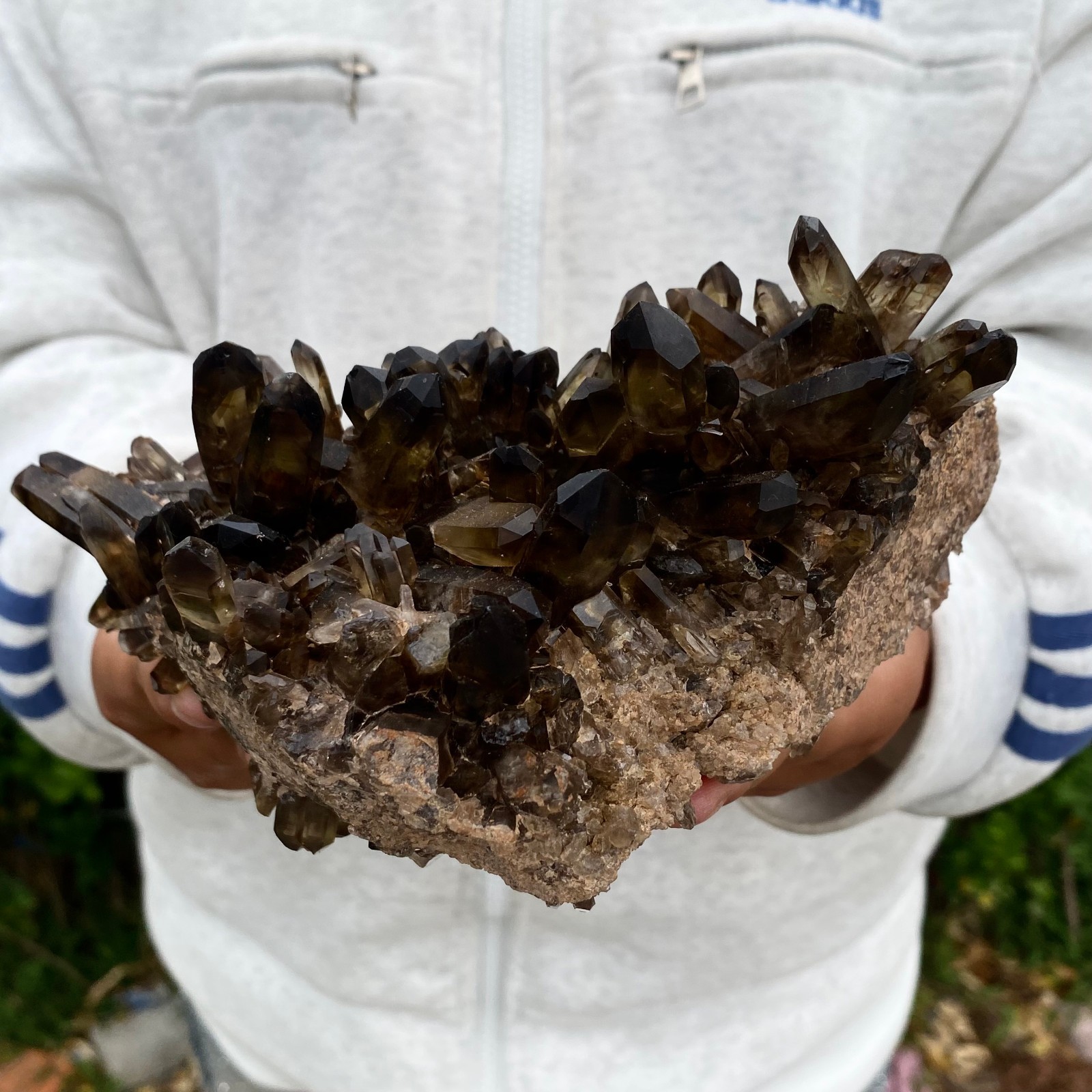 2.33LBNatural Black Smoke Color Quartz Cluster Crystal Specimens Mineral Healing