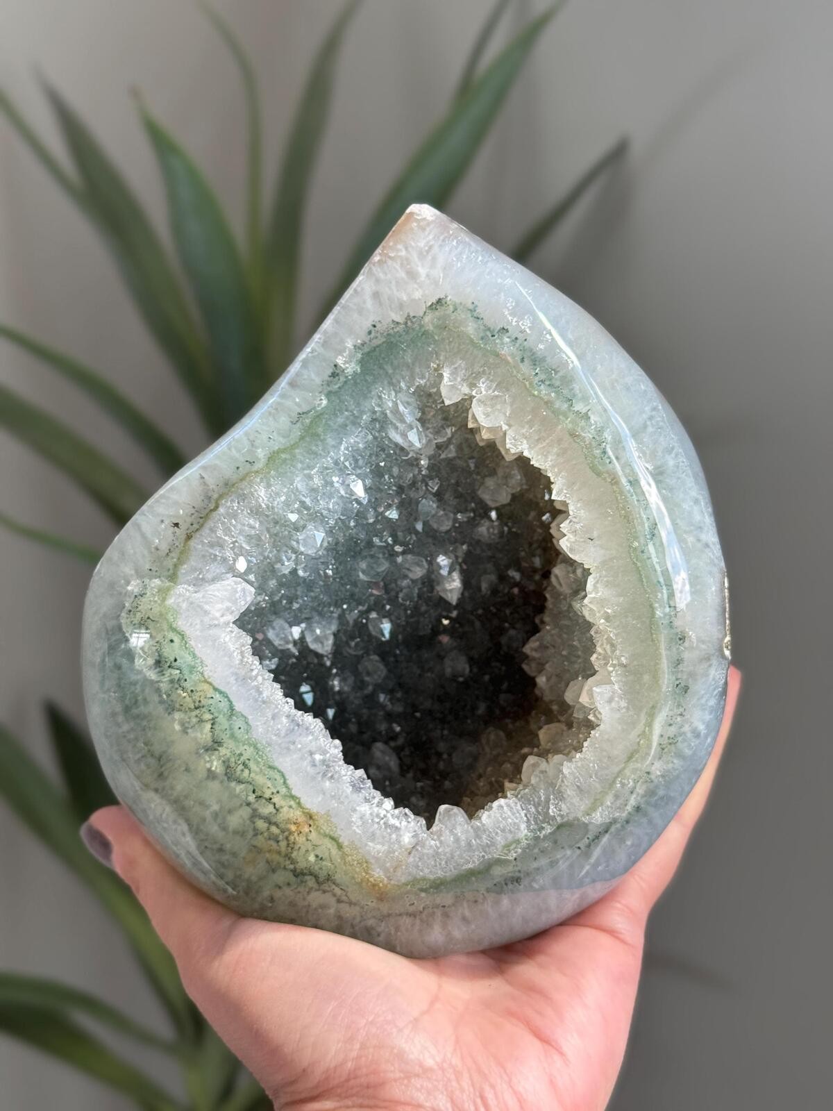 Uruguayan Quartz Flame Geode Mineral Specimen Standing Crystal Cluster A12