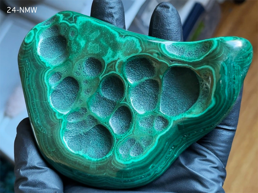 LARGE MALACHITE ALIEN SKIN POLISHED SPECIMEN W/ CRATERS! – BIG 480g. US SELLER