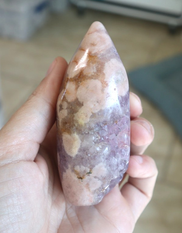 PINK AMETHYST FREEFORM 3.60 X 1.51 INCHES TALL/ 188.1 GRAMS
