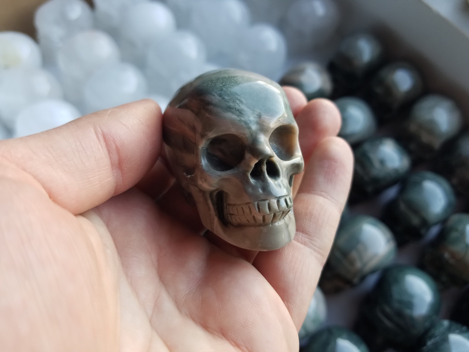 Lot of 50 Hand Carved Skulls Crystal Agate Realistic Carving 2 inches US SELLER