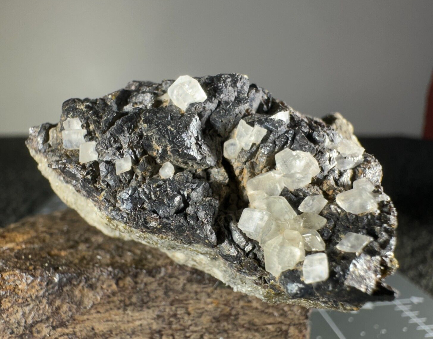 ➤1-7/8″ SPHALERITE / CALCITE Pink Fluorescent Mineral Point Wisconsin VIDEO➤314