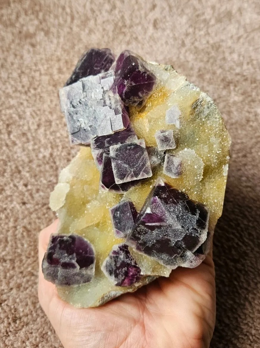 6″ 547g, Purple Sugar Fluorite, Quartz, Ma’Naoshan Mine, China