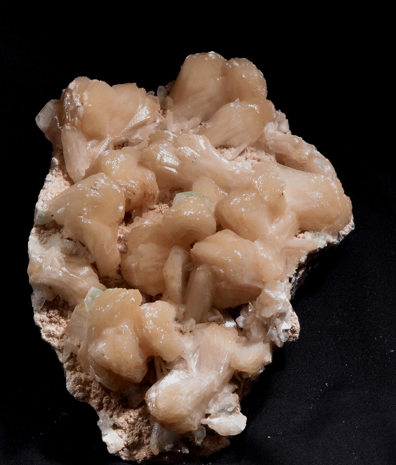 Peach stilbite flower with dash of green appophylite psychic intuition #1005