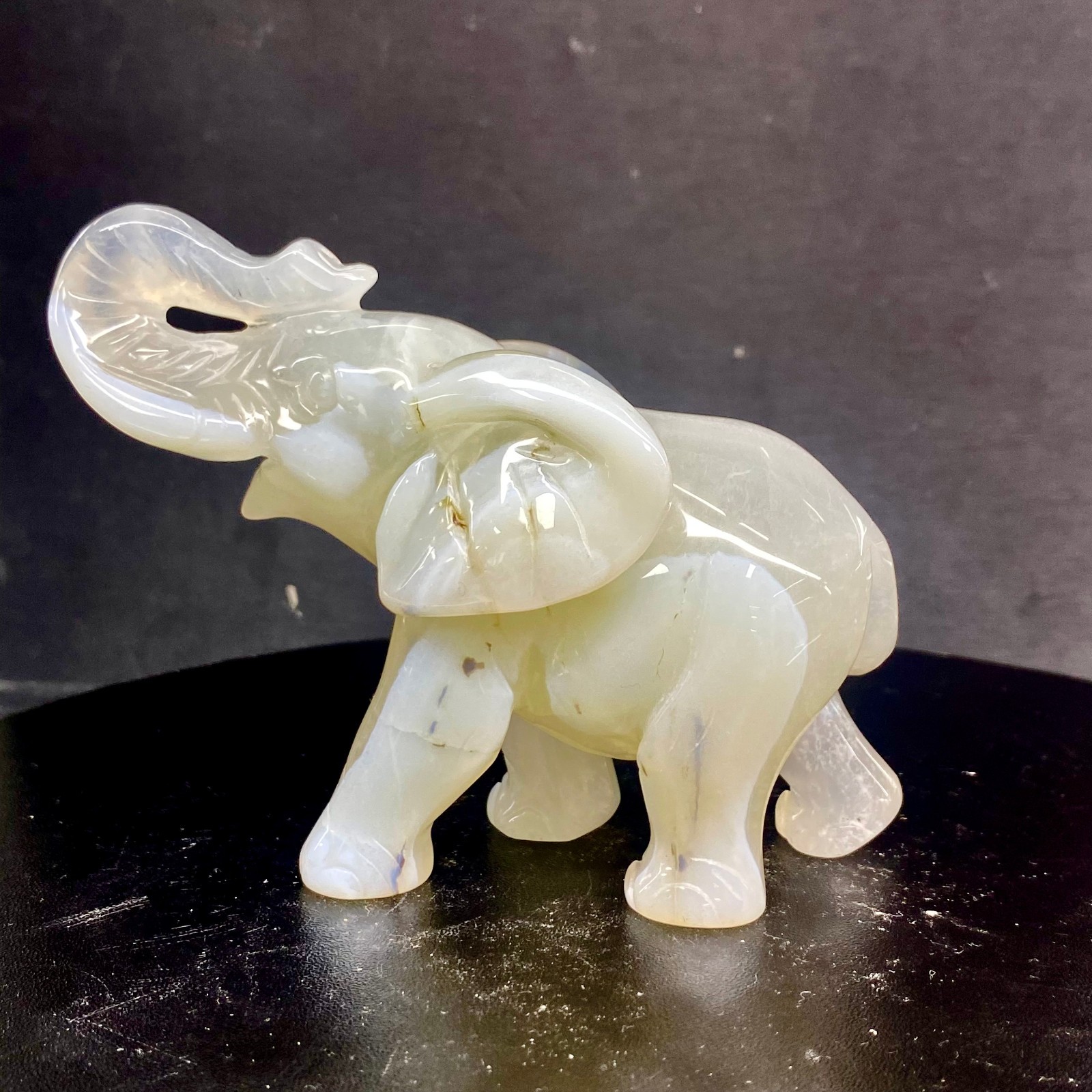 300G Natural agate carved crystal elephant realistic crystal therapy