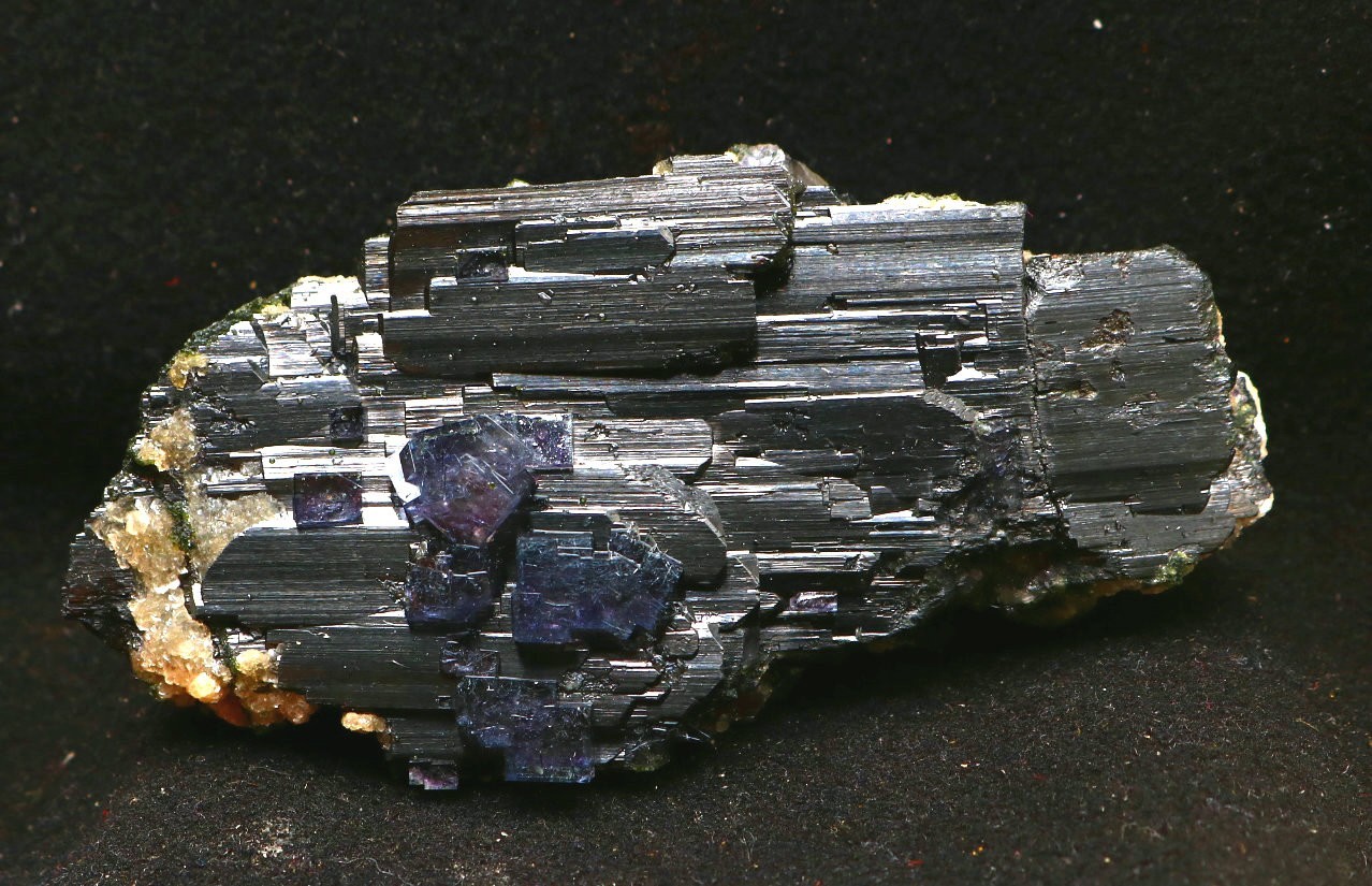 Natural”Hair” Blue Cubic fluorite Black tungsten ore mineral specimen/China