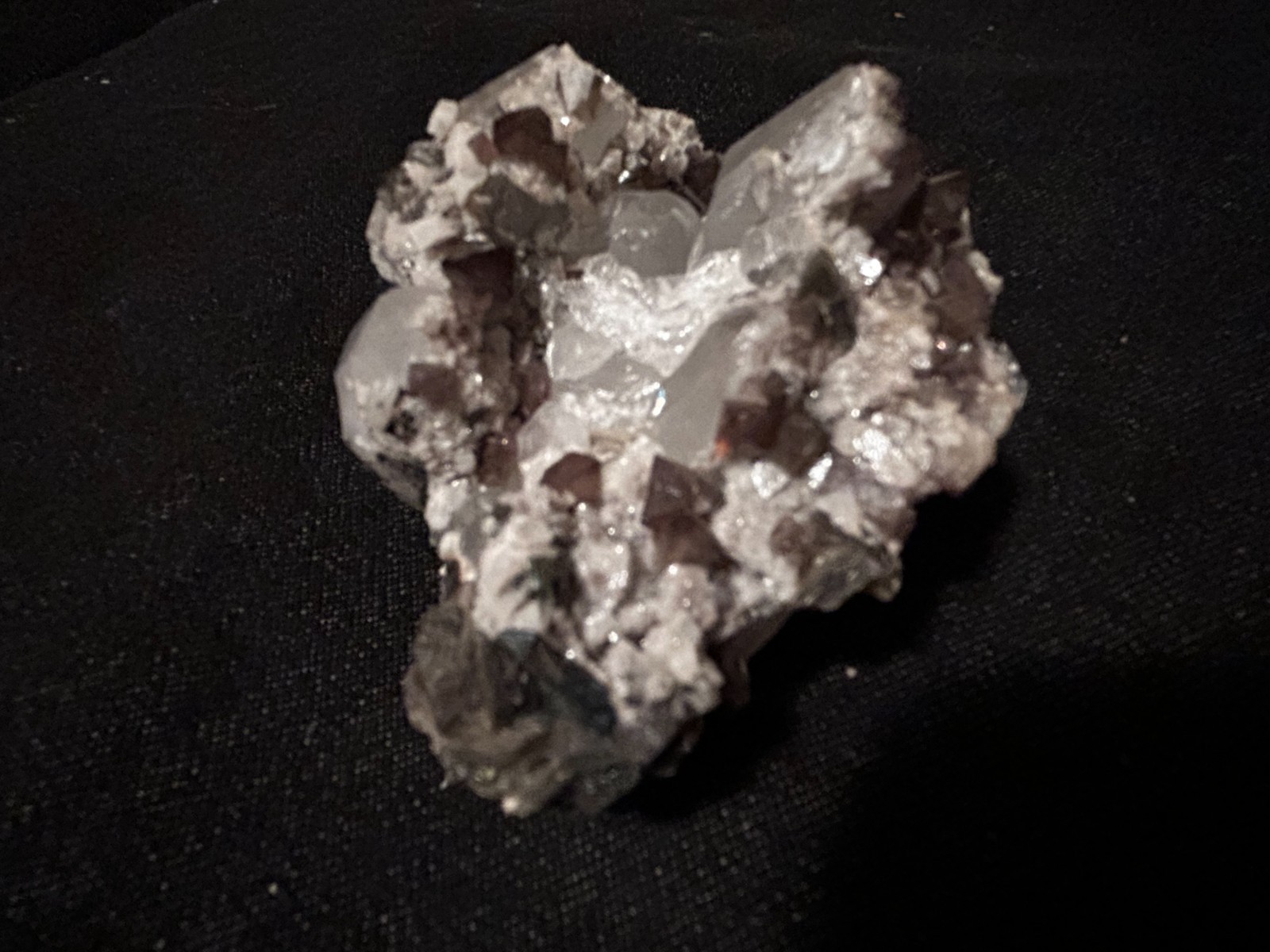 KB: SW FL BRIGHT BLUE/WHITE XLS OF SCHEELITE ON MATRIX, HUNAN PROVINCE, CHINA