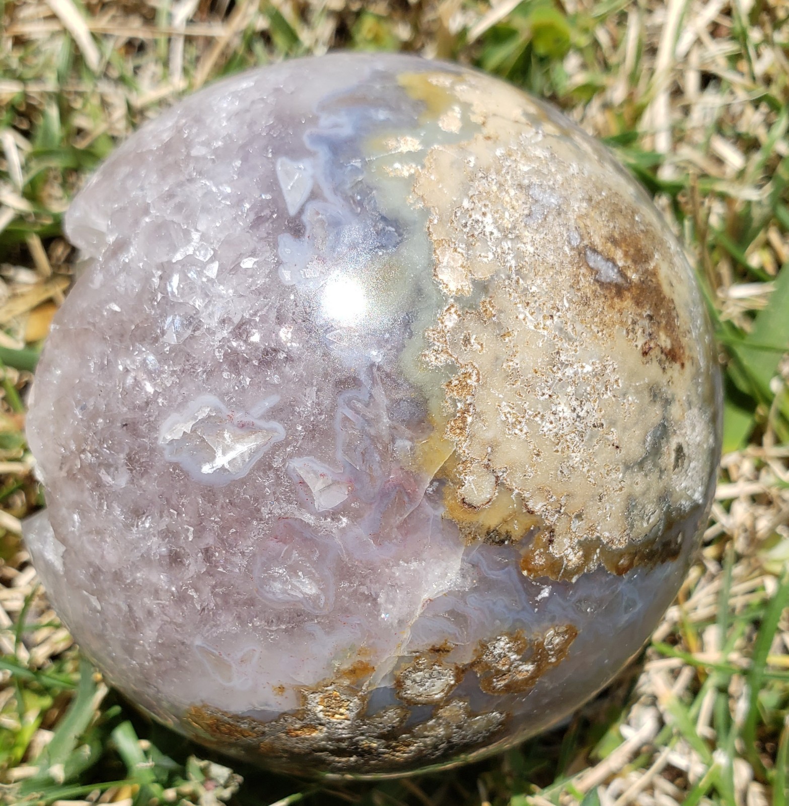 2.8″ Purple Amethyst Quartz Crystal Ball Orb Sphere Rainbows Druzy Matrix, 383g