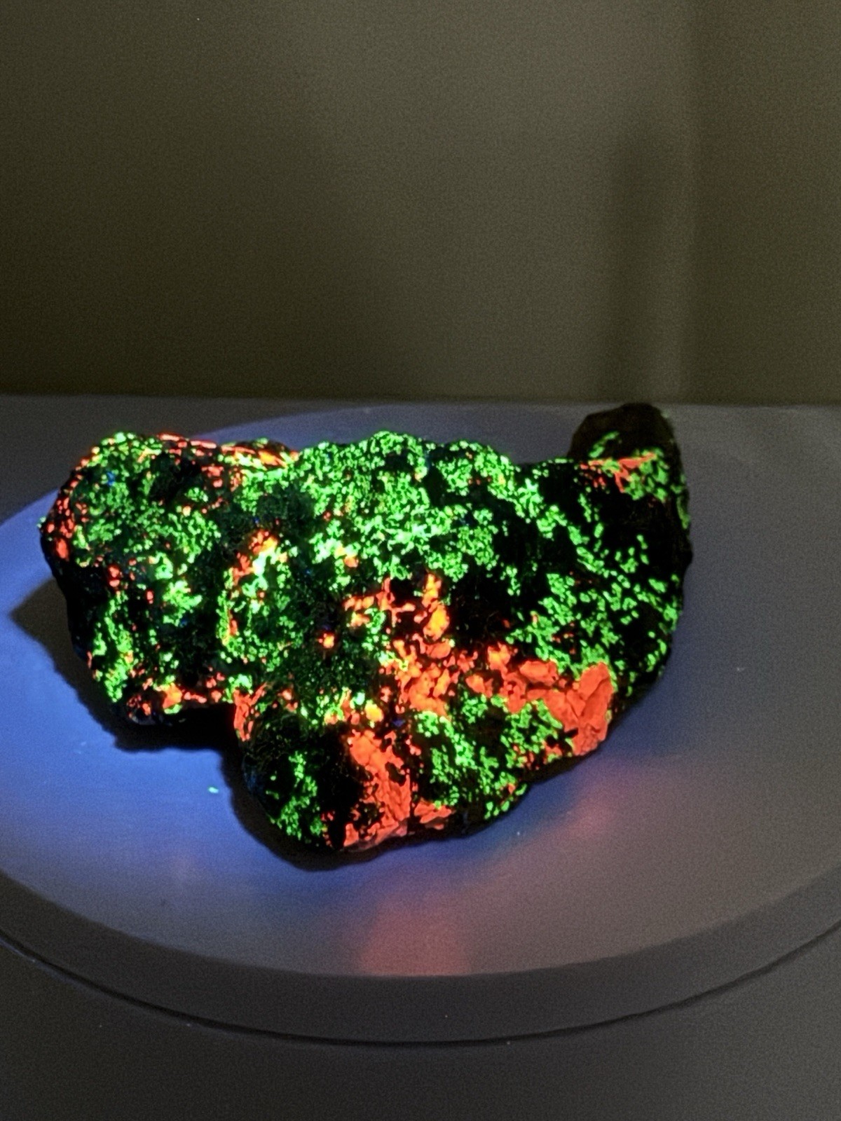 ELECTRIC Calcite, Willemite, & Franklinite Fluorescent Mineral Specimen – NJ