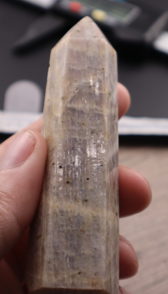 MOONSTONE POINT 3.75 INCHES TALL/ 102.7 GRAMS